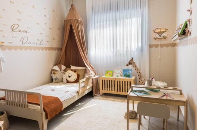 décoration chambre enfant super-héros portrait Spider-Man Hulk SuperGirl Frozen personnalisé