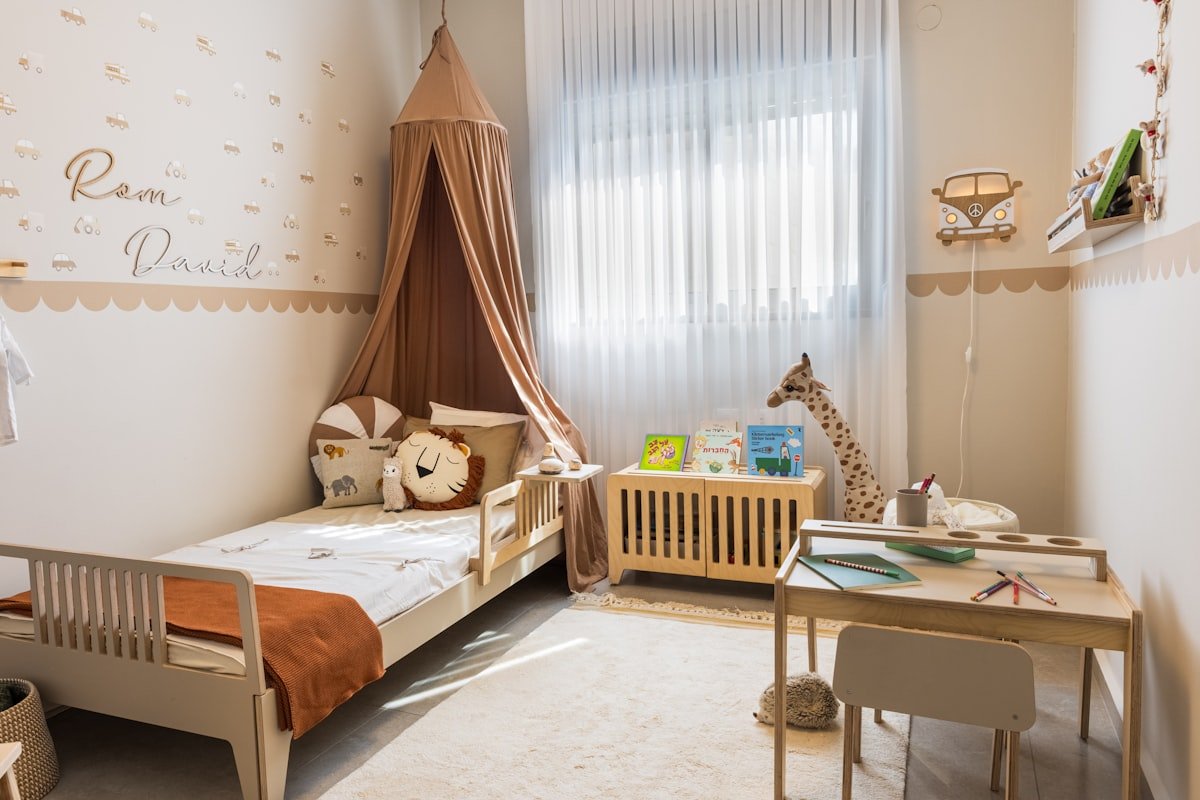 décoration chambre enfant super-héros portrait Spider-Man Hulk SuperGirl Frozen personnalisé